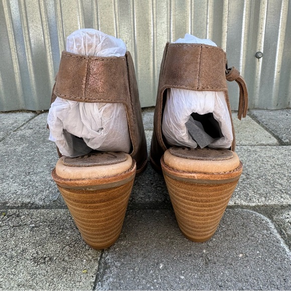 NIB SOFFT MCKENNA SANDAL IN SMOKE SUEDE - Picture 5 of 7